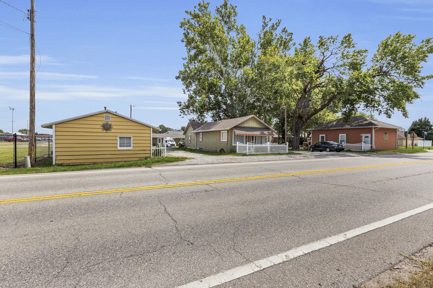 308 Chestnut St, Silver Lake, KS for sale - Primary Photo - Image 1 of 9