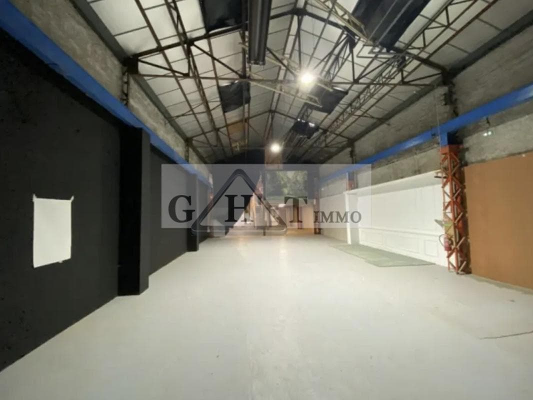 Industrial in Aubervilliers for sale Building Photo- Image 1 of 12