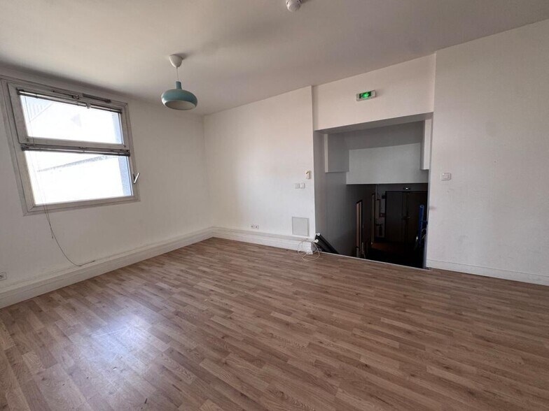 Office in Bagnolet for sale - Interior Photo - Image 2 of 9