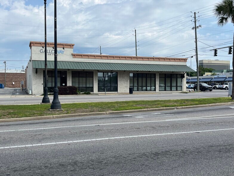 110 E Garden St, Pensacola, FL for rent - Primary Photo - Image 1 of 14