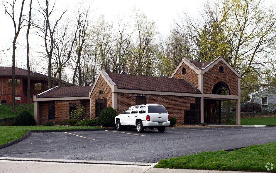 381 Cline Ave, Mansfield, OH for sale - Primary Photo - Image 1 of 1