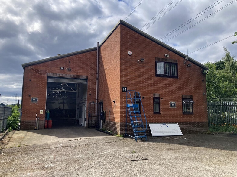 Wyther Lane Industrial Estate, Leeds to rent - Building Photo - Image 1 of 1