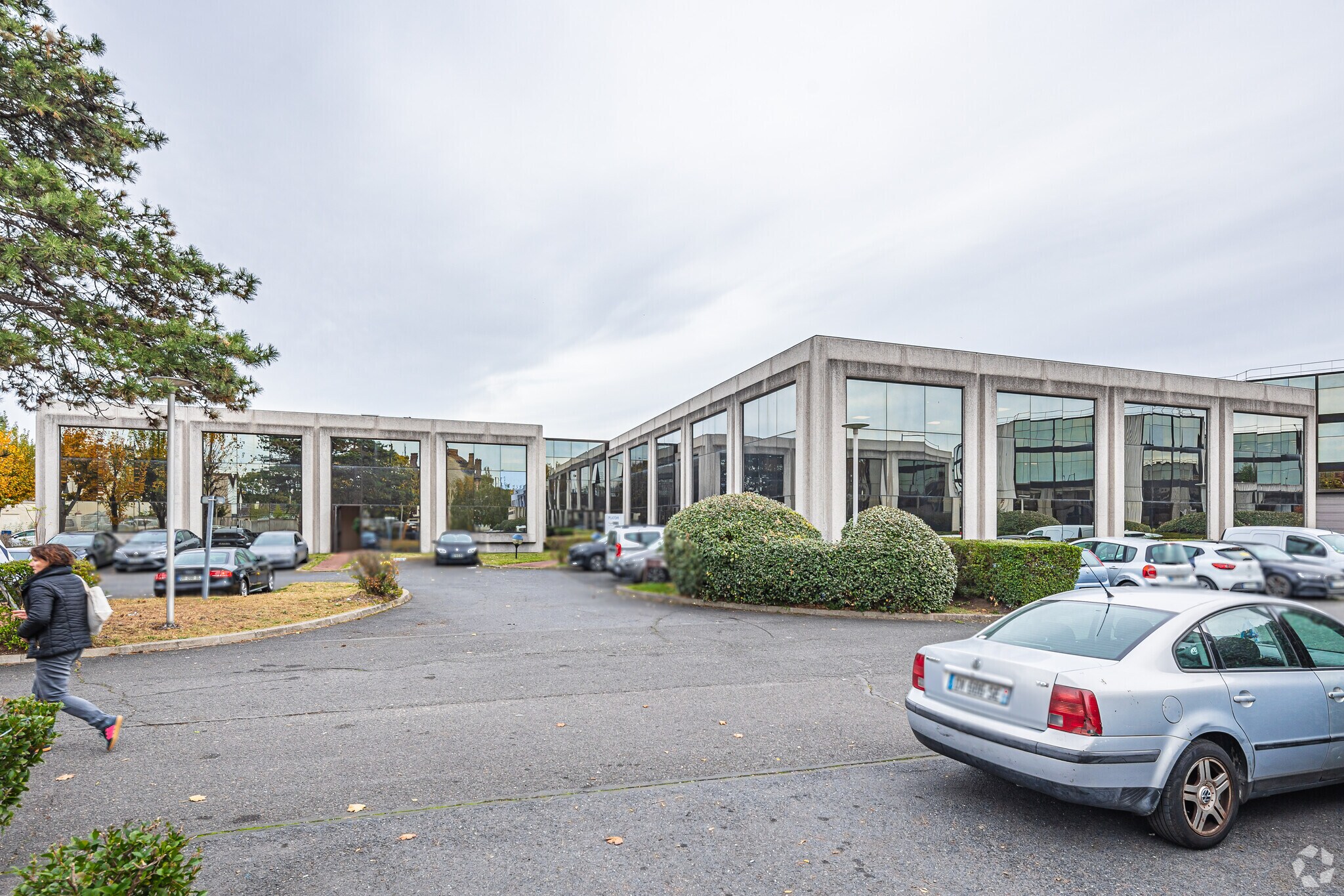 Office in 141 Rue Michel Carre, Argenteuil for sale Primary Photo- Image 1 of 4