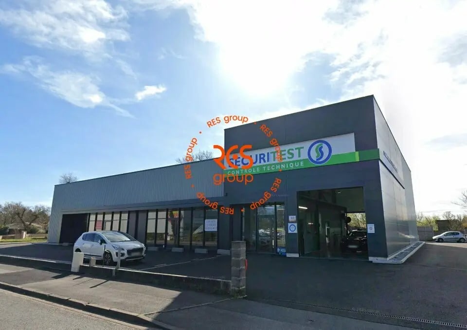 Location Local d'activités 275 m² - Photo 1