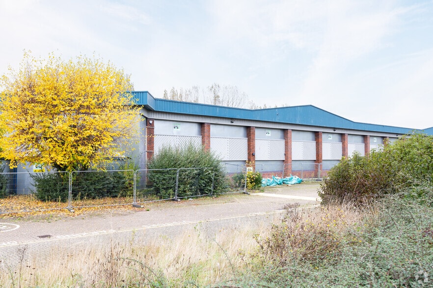 New Courtwick Ln, Littlehampton to rent - Primary Photo - Image 1 of 3