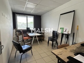 Office in Brignais to rent Interior Photo- Image 1 of 6