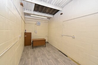 18-24 Stanley Ave, Wembley to rent Interior Photo- Image 1 of 2