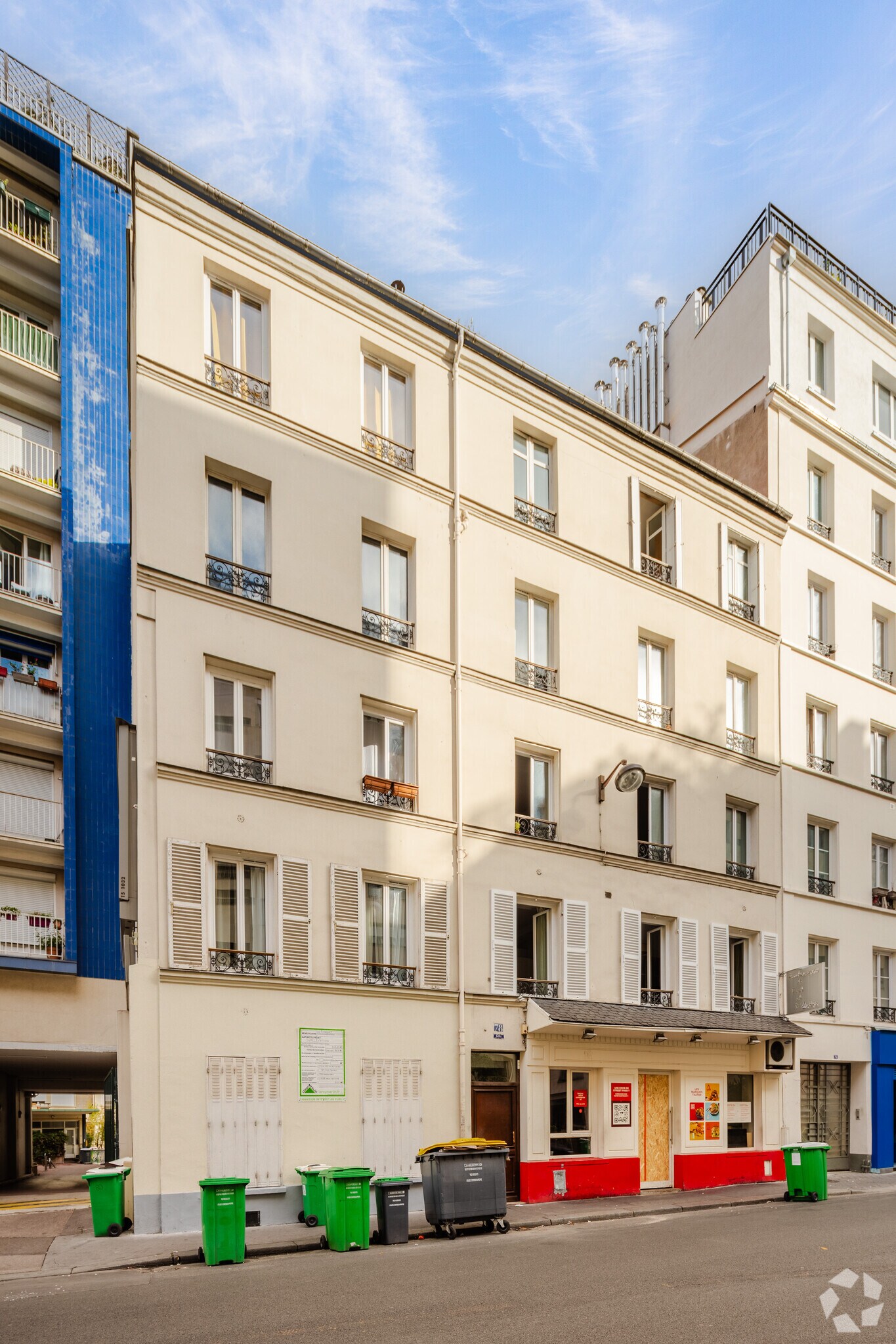 Retail in Paris to rent Primary Photo- Image 1 of 2