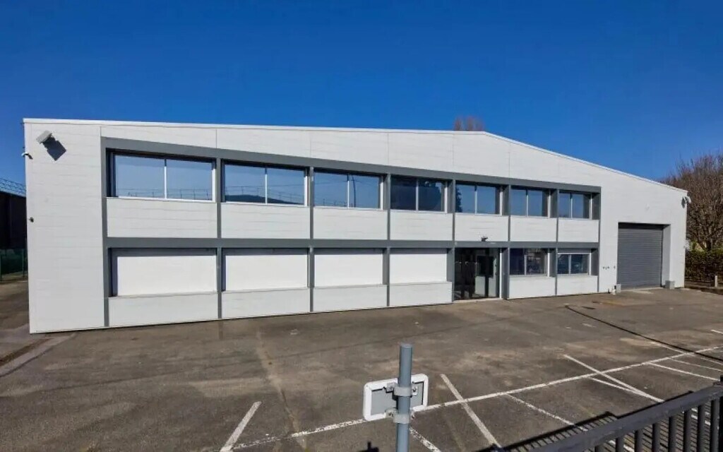 Vente Local d'activités 2 348 m² - Photo 1
