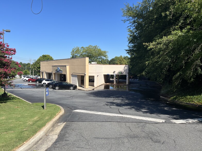 3670 Holcomb Bridge Rd, Peachtree Corners, GA for sale - Building Photo - Image 2 of 6