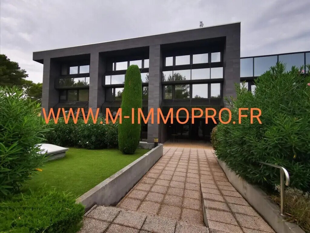 Location Bureaux 169 m² - Photo 1