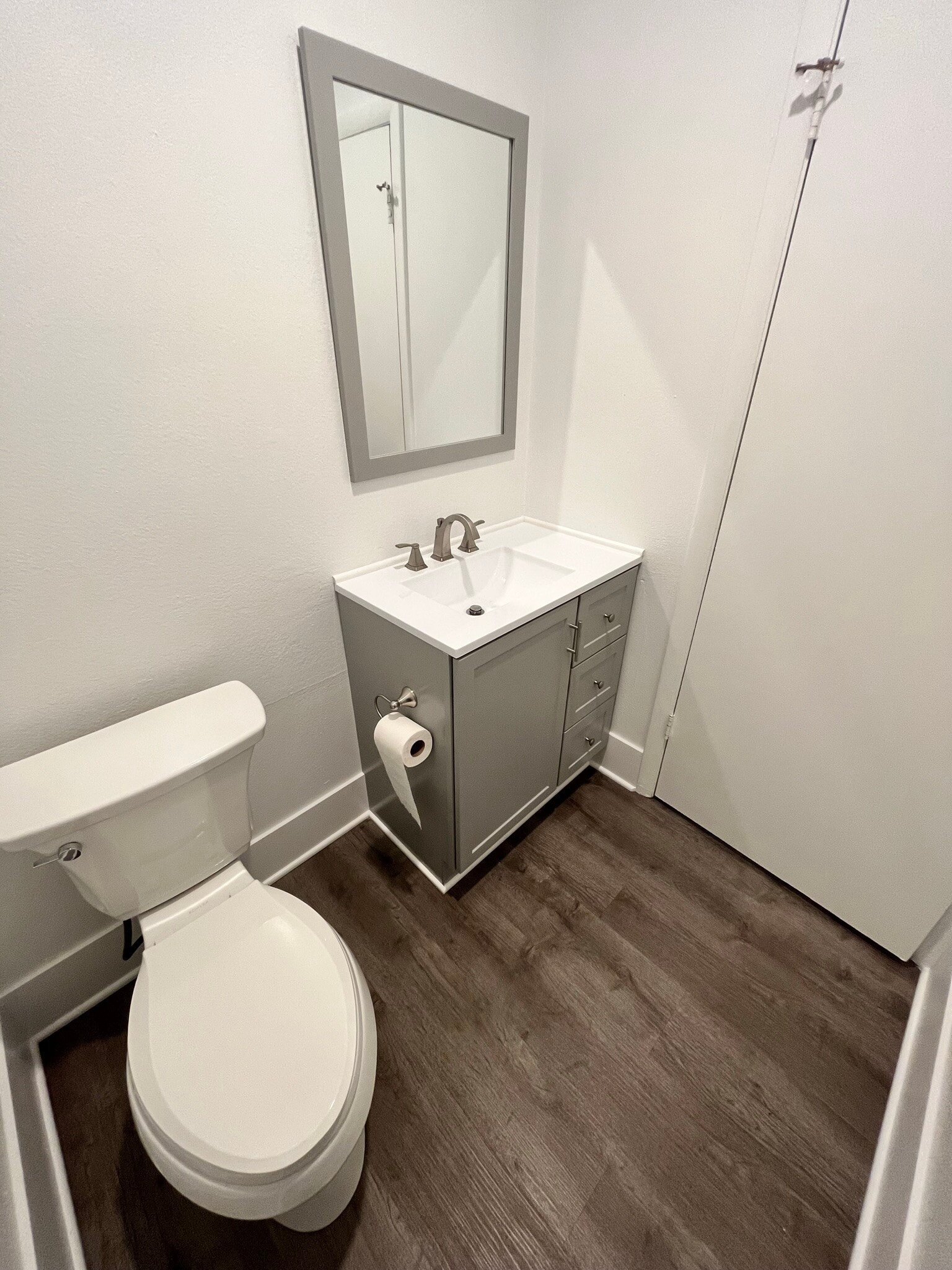 925 E Pennsylvania Ave, Escondido, CA to rent Interior Photo- Image 1 of 15