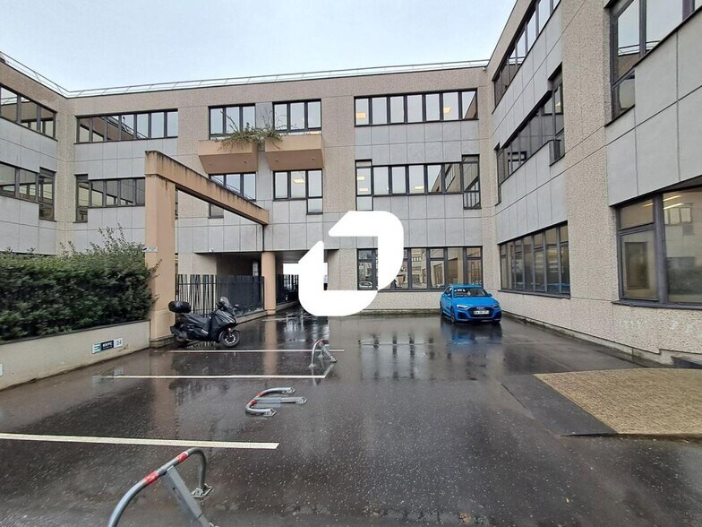 Office in Arcueil for sale - Building Photo - Image 1 of 22