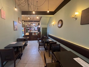 54 High St, London to rent Interior Photo- Image 1 of 4