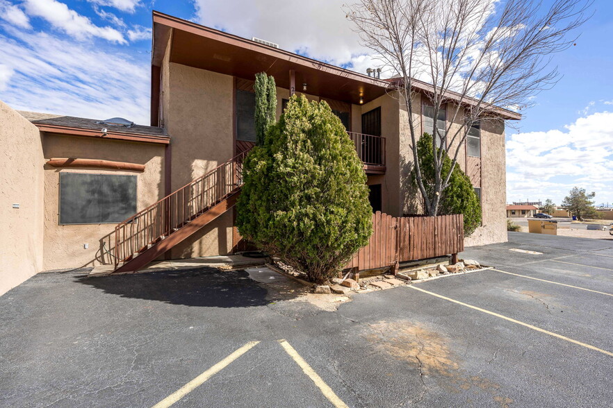 2432 La Fonda Cir, Las Cruces, NM for sale - Primary Photo - Image 1 of 18