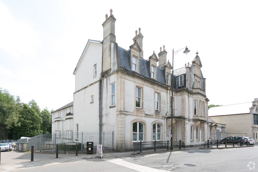 Clarence St, Pontypool, NP4 6LG UK