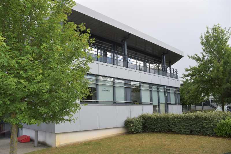 Office in Saint-Priest to rent Building Photo- Image 1 of 8