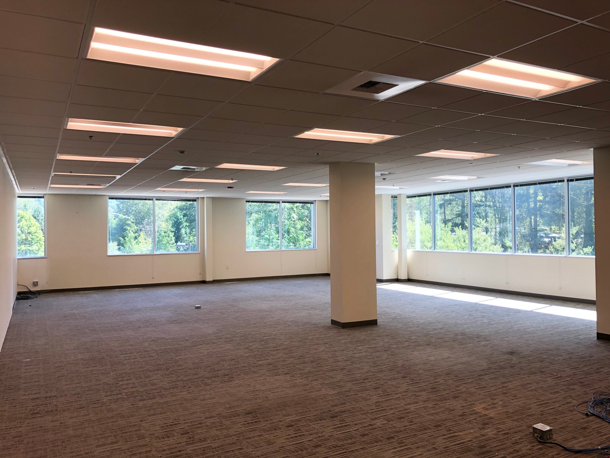 1301 4th Ave NW, Issaquah, WA to rent Interior Photo- Image 1 of 5