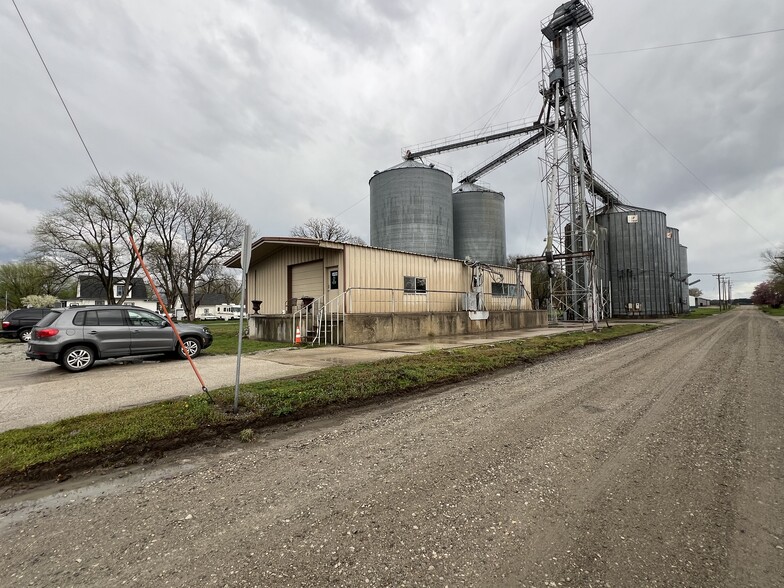 300 Chestnut St, Elliott, IA for sale - Building Photo - Image 2 of 14