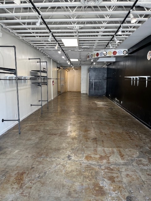 7600 Melrose Ave, Los Angeles, CA to rent Building Photo- Image 1 of 14