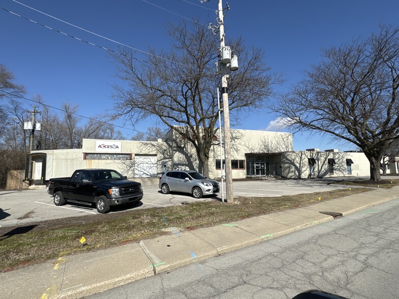 1034 E New York St, Indianapolis, IN for rent - Building Photo - Image 1 of 4