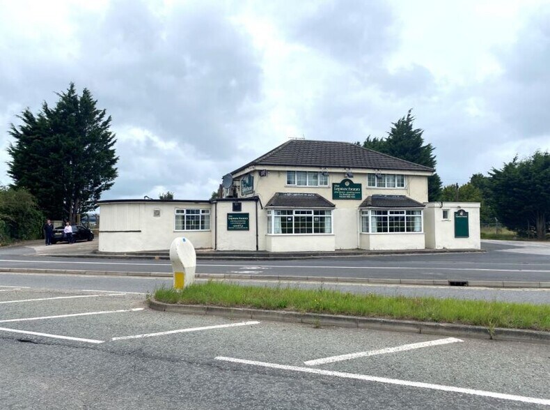 Cedar Close, Deeside for sale - Primary Photo - Image 1 of 1