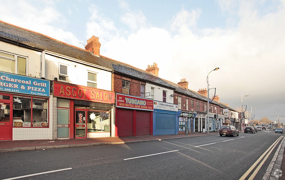 22 Whitby Rd, Ellesmere Port to rent - Building Photo - Image 2 of 3