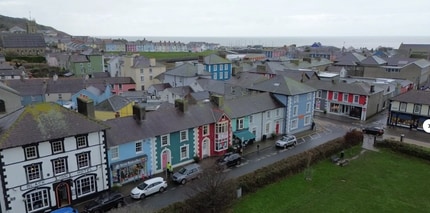Sgwar Alban, Aberaeron, DYF - Aerial  map view