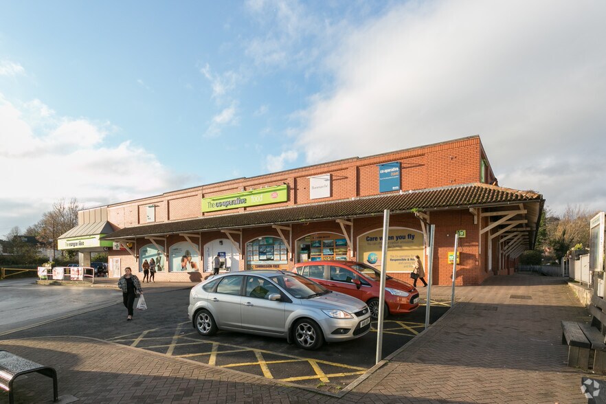 33 Newerne St, Lydney for sale - Primary Photo - Image 1 of 1