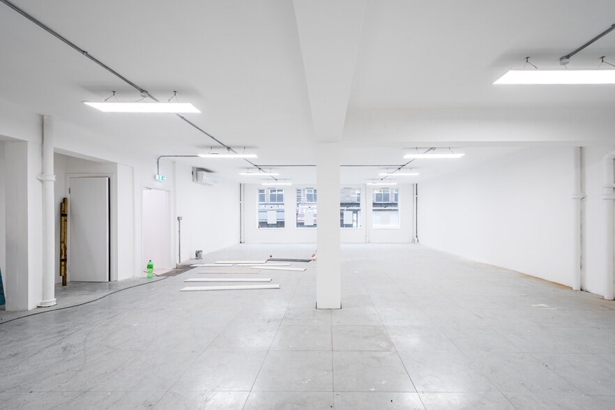 9-13 Osborn St, London to rent - Building Photo - Image 2 of 20