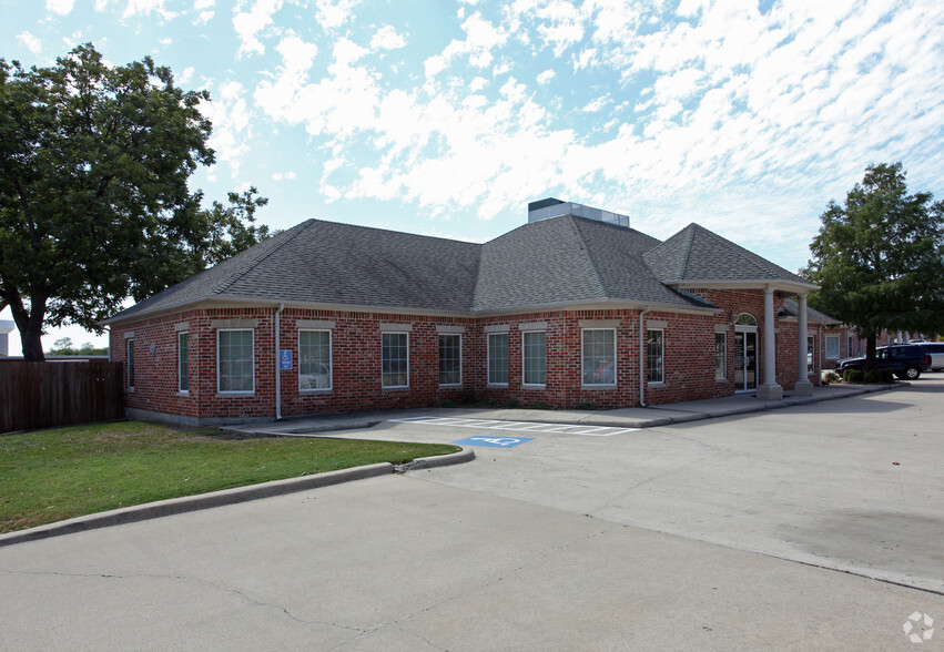 101-103 W McDermott Dr, Allen, TX for rent - Primary Photo - Image 1 of 5