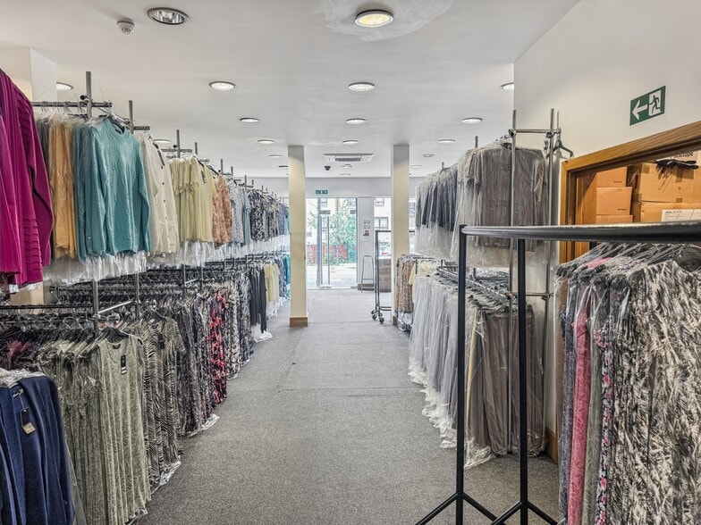 22-26 Nelson St, London to rent - Building Photo - Image 2 of 10