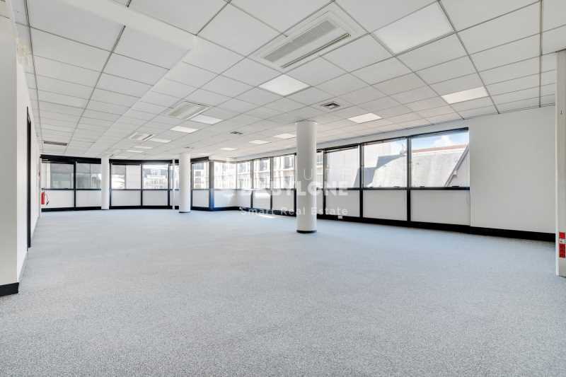 Office in Levallois-Perret to rent Interior Photo- Image 1 of 13