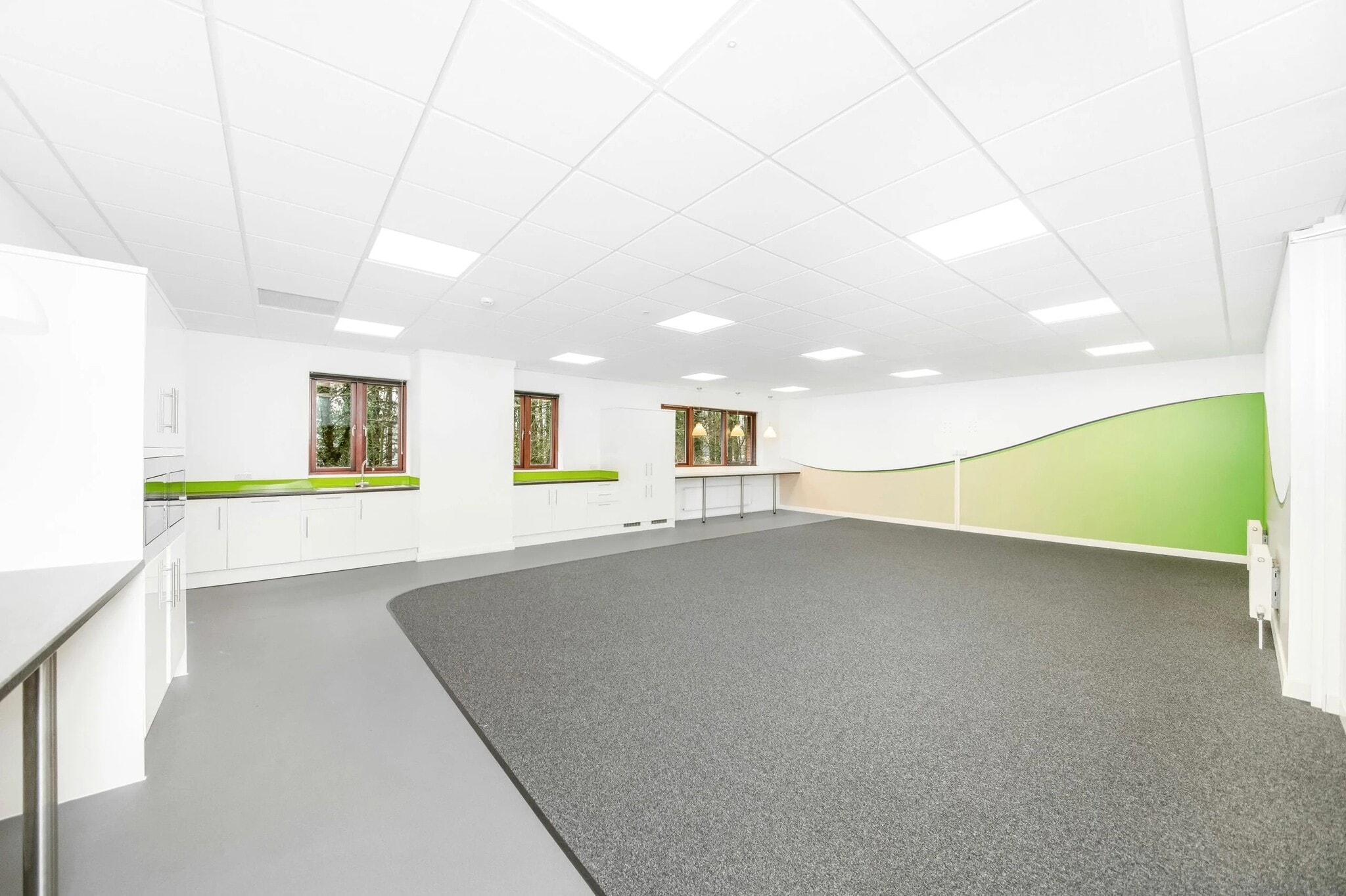 Eco Park Rd, Ludlow to rent Interior Photo- Image 1 of 9