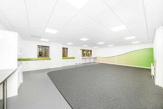 Eco Park Rd, Ludlow to rent Interior Photo- Image 1 of 9