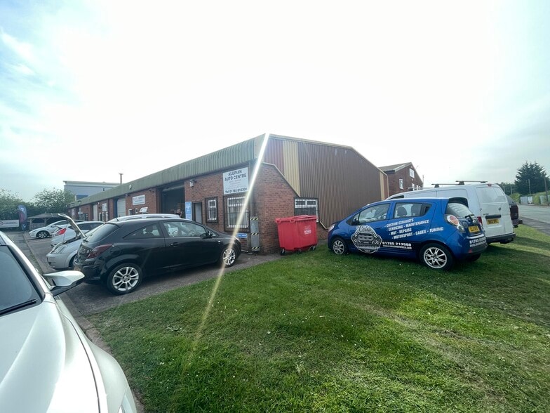 1-5 Emerald Way, Stone for sale - Building Photo - Image 2 of 11