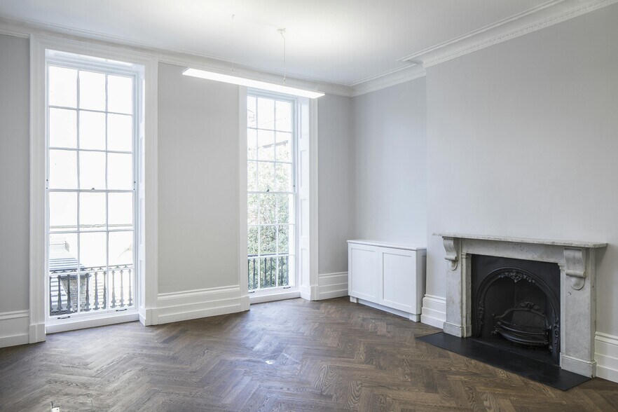 4 Bloomsbury Pl, London to rent - Building Photo - Image 1 of 18