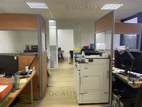 Office in Argenteuil to rent Interior Photo- Image 1 of 4