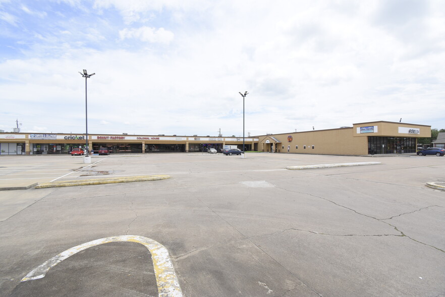 1101-1139 S Broadway St, La Porte, TX for rent - Building Photo - Image 3 of 25