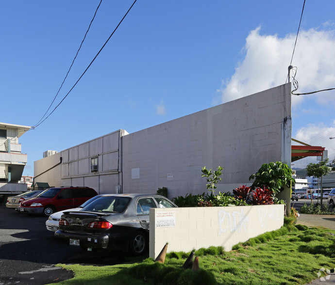 750 Kapahulu Ave, Honolulu, HI for rent - Building Photo - Image 2 of 6