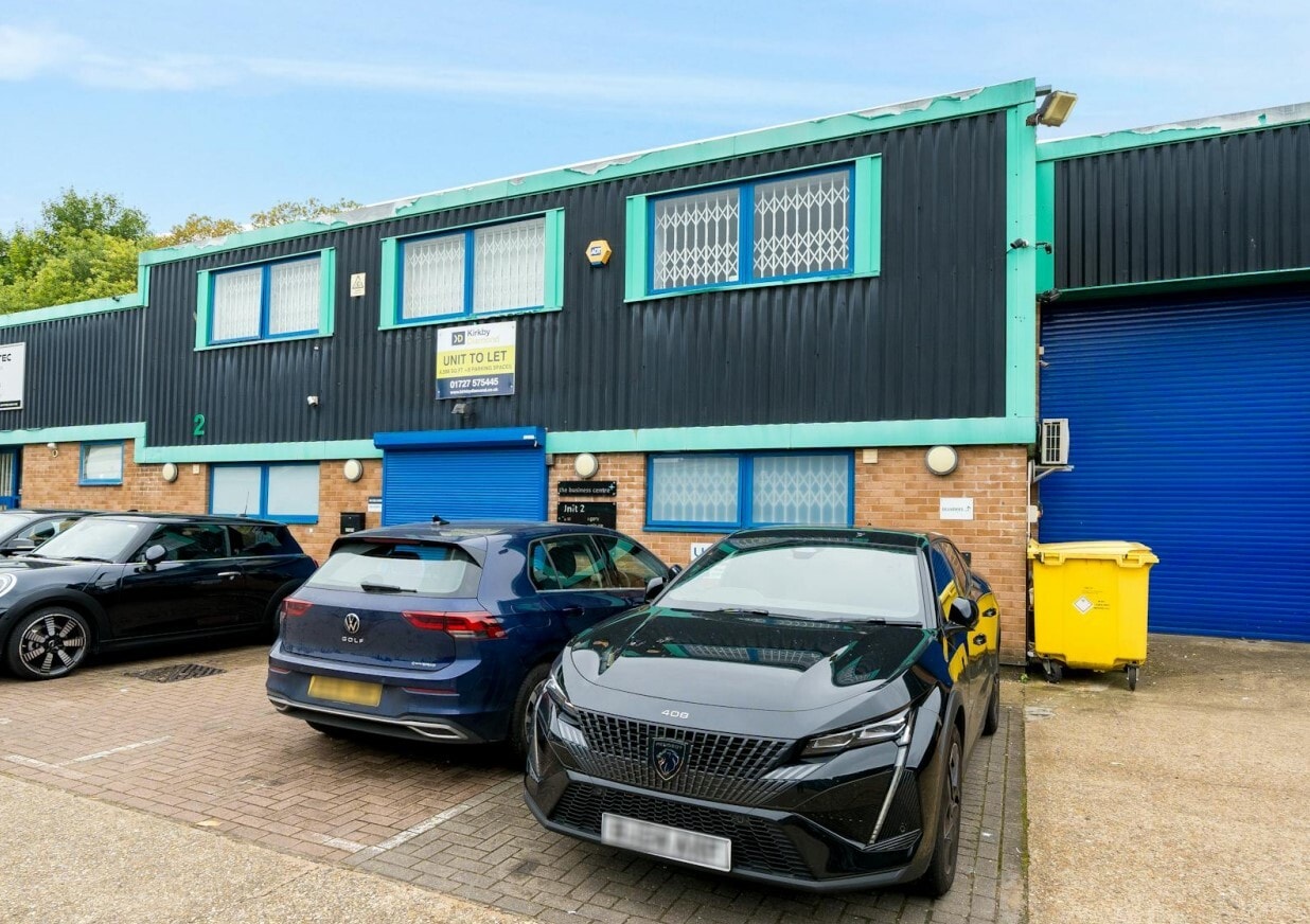 Colne Way, Watford to rent Primary Photo- Image 1 of 50
