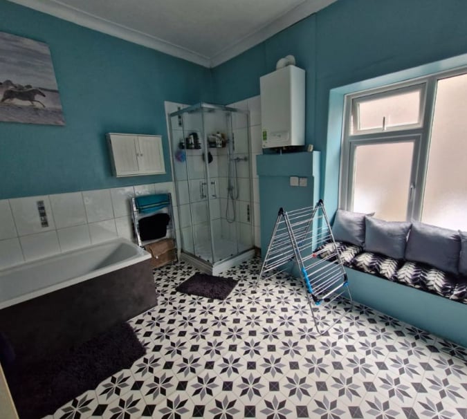 154 Westgate, Wakefield, WYK WF2 9SR - Unit 154 - - Interior Photo - Image 1 of 2