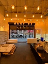 Retail in Barcelona, Barcelona to rent Interior Photo- Image 2 of 8