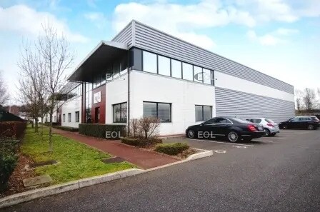 Light Industrial in Lisses to rent - Primary Photo - Image 2 of 5