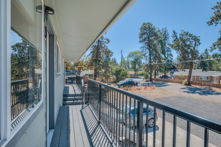 404 SE Railroad St, Bend, OR for sale - Building Photo - Image 3 of 12