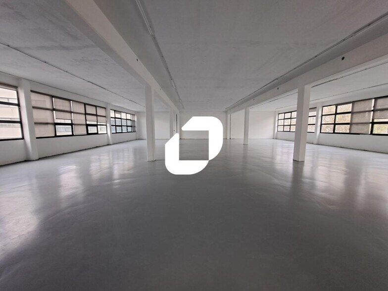 Light Industrial in Bagnolet to rent - Interior Photo - Image 3 of 8