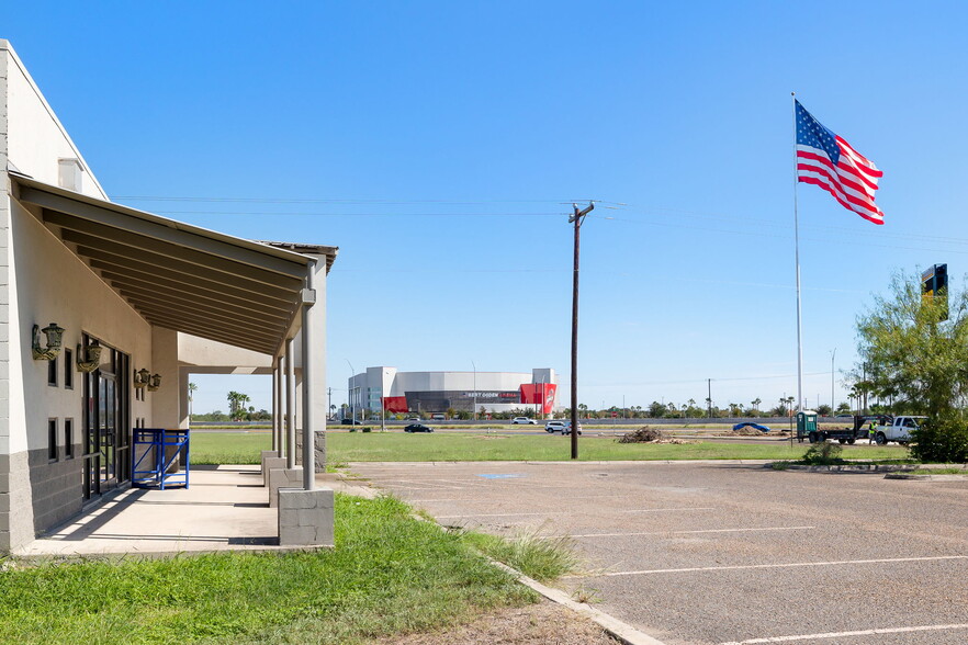 421 Conquest, Edinburg, TX for rent - Building Photo - Image 2 of 11