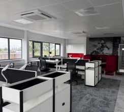 Westcott Venture Park, Aylesbury to rent Interior Photo- Image 1 of 3