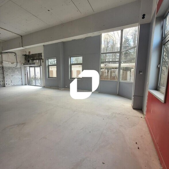 Light Industrial in Saint-Cloud to rent - Building Photo - Image 3 of 22