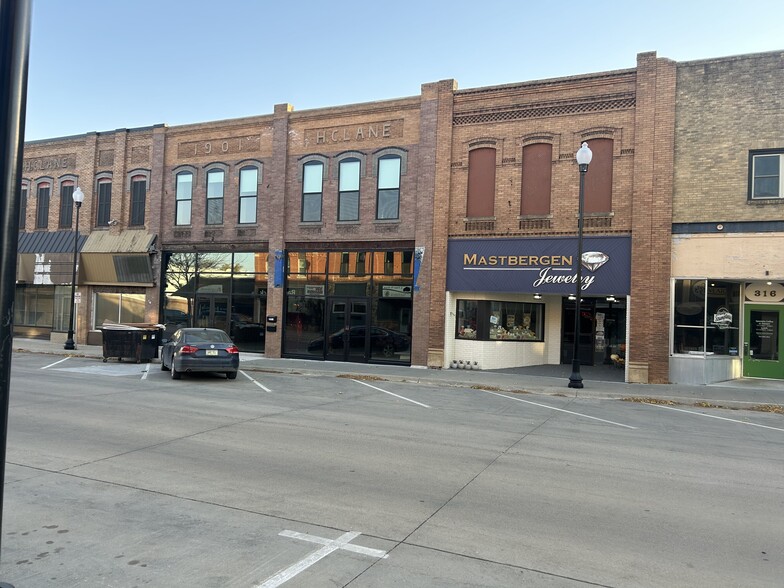 320 9th St, Sheldon, IA for rent - Building Photo - Image 1 of 3